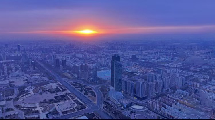 2025年照進(jìn)城市的朝陽.png